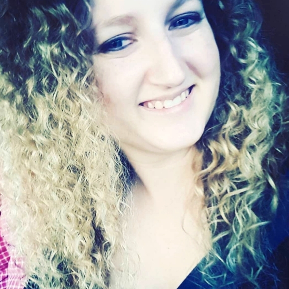 Meet your Posher, Briana - Picture 1 of 1